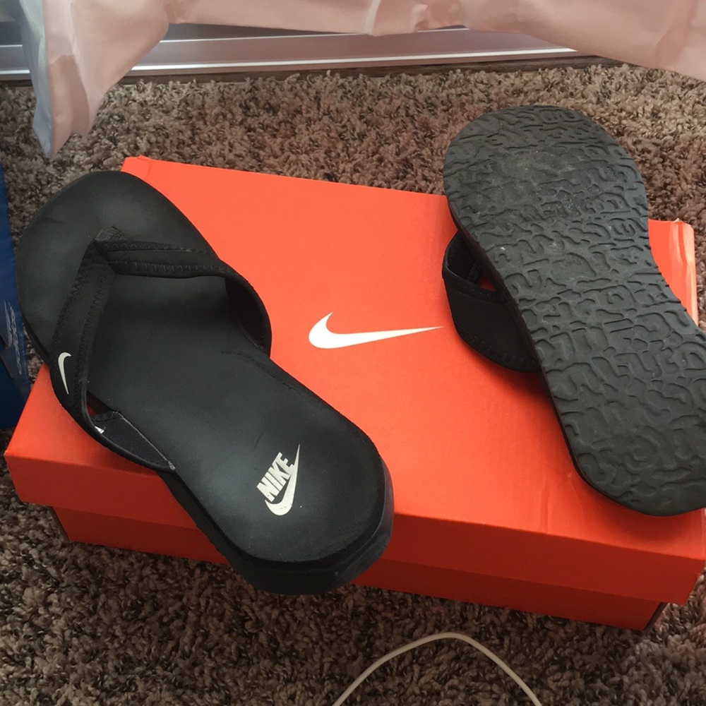 Nike flip flops
